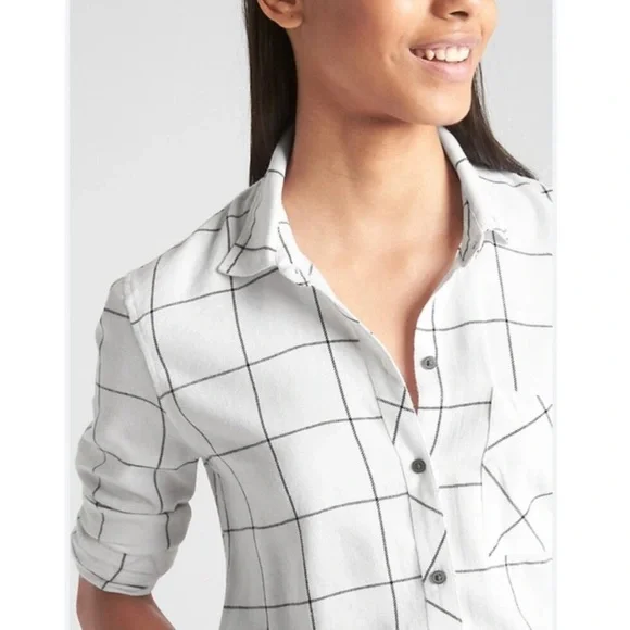 GAP size small flannel - Picture 2 of 4